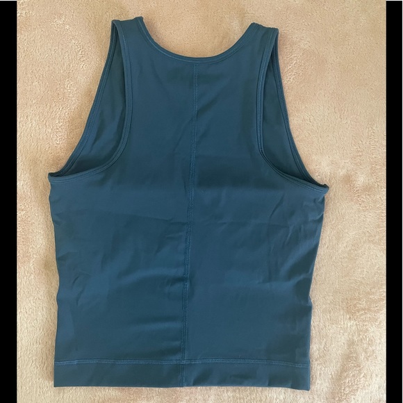 Everlane Perform Tank - Picture 4 of 5